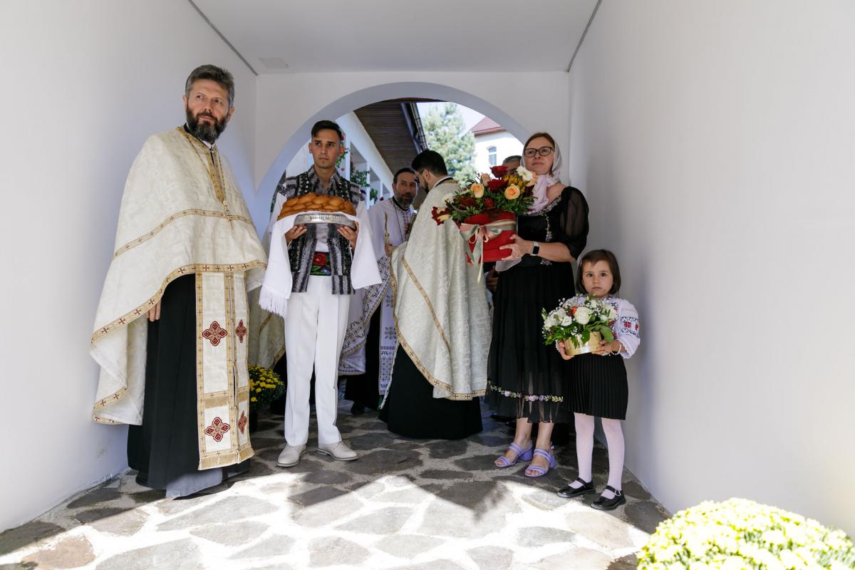 PS Nichifor Botoșăneanul a sfințit casa socială și clopotnița din Dumitreștii Gălății / Foto: pr. Silviu Cluci