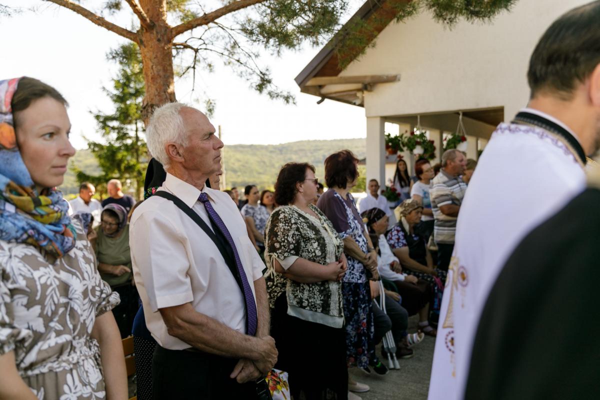 PS Nichifor Botoșăneanul a sfințit casa socială și clopotnița din Dumitreștii Gălății / Foto: pr. Silviu Cluci