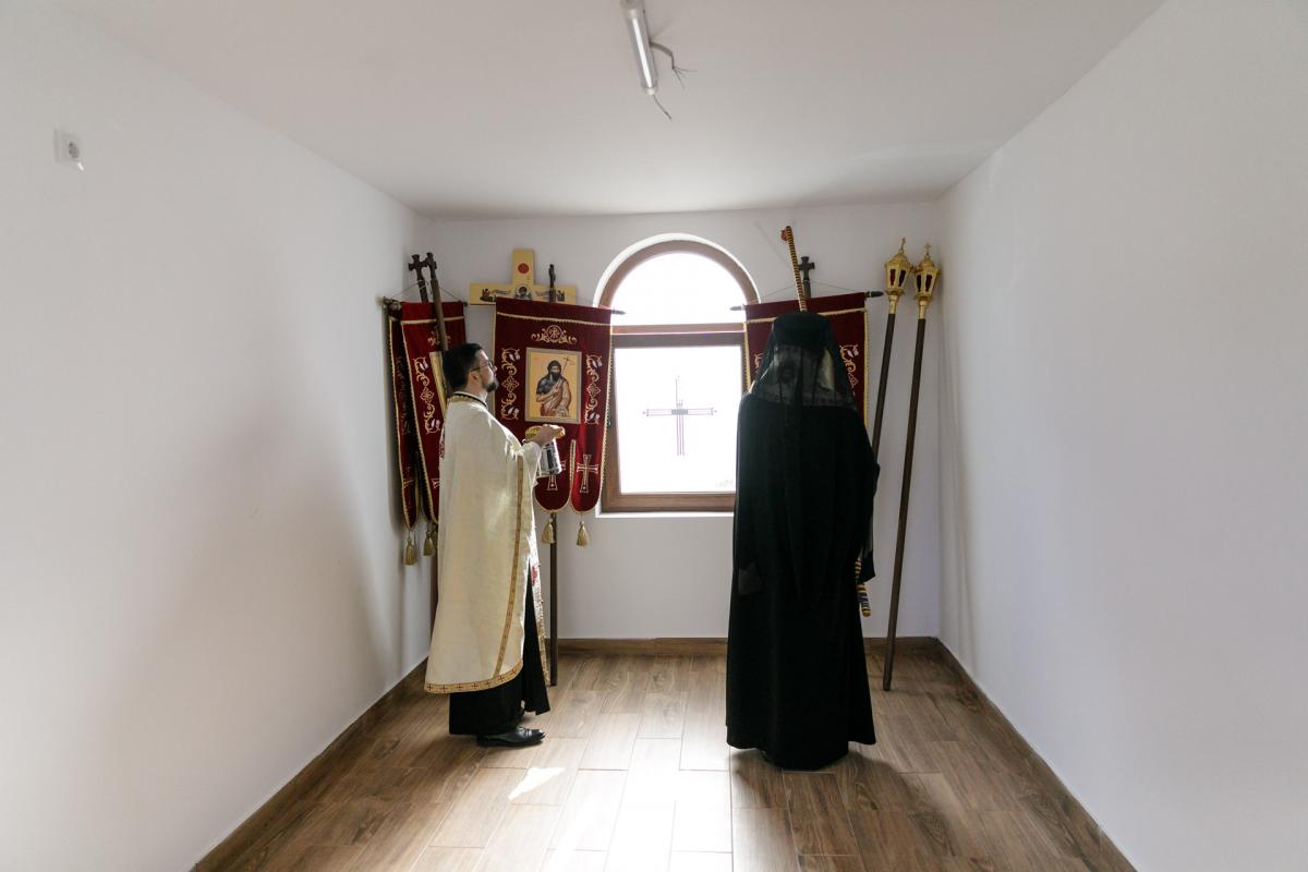 PS Nichifor Botoșăneanul a sfințit casa socială și clopotnița din Dumitreștii Gălății / Foto: pr. Silviu Cluci